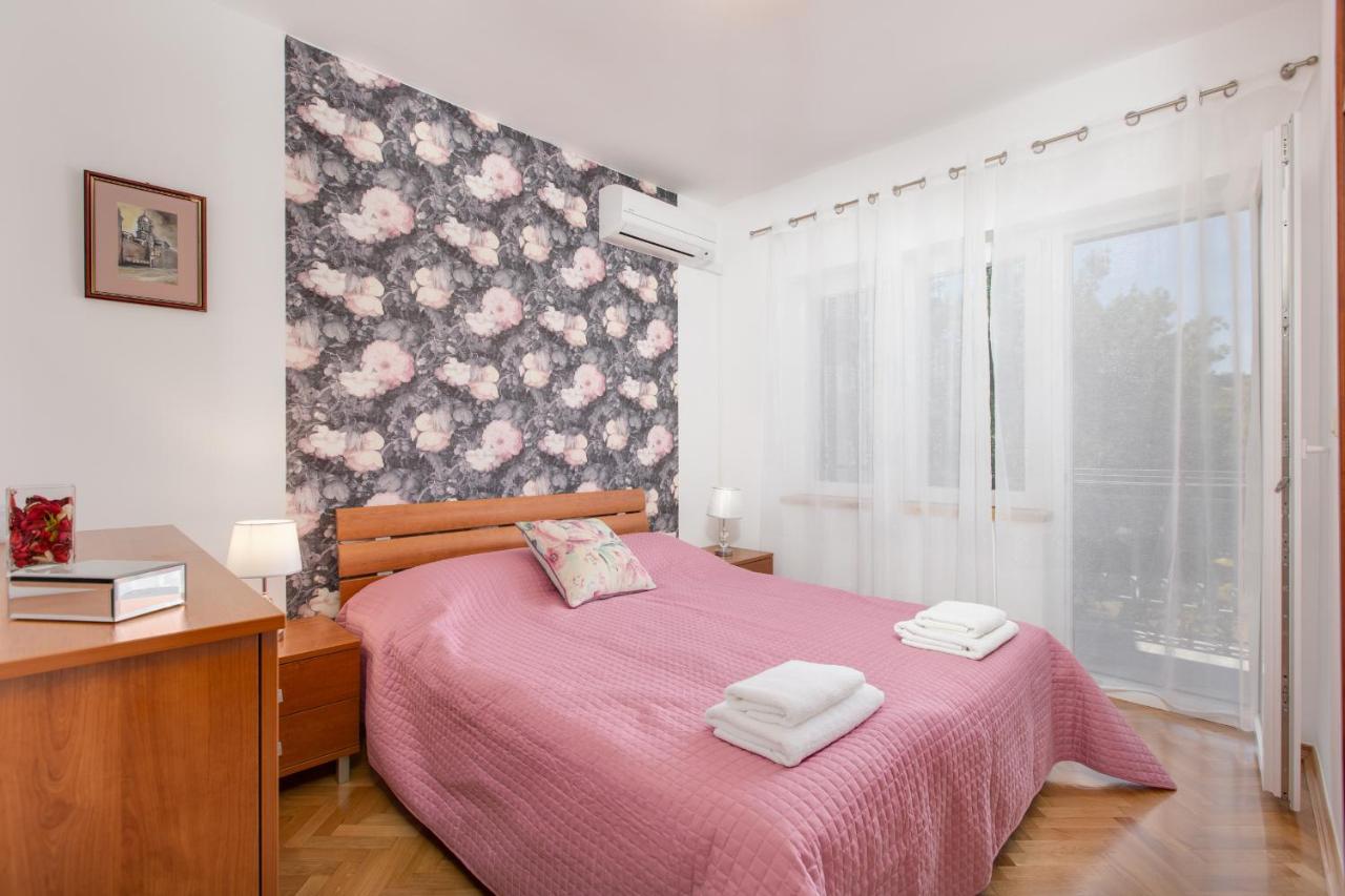 And Charming Apartment In Vantacici Malinska Exteriör bild