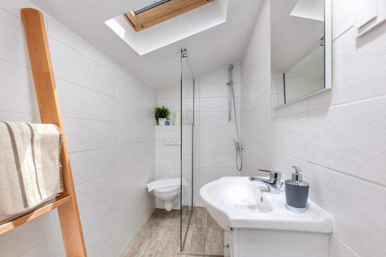 And Charming Apartment In Vantacici Malinska Exteriör bild
